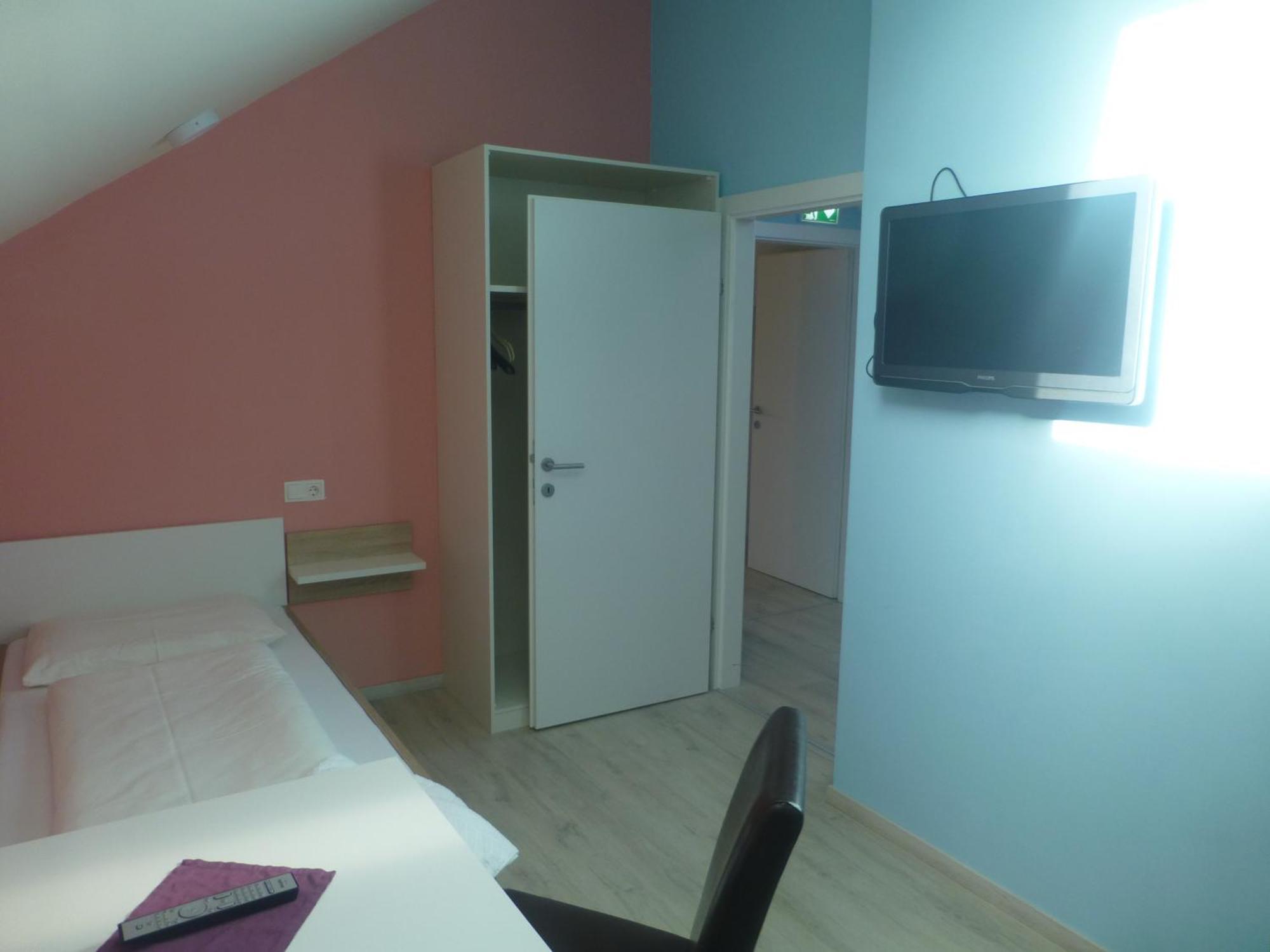 Rosslwirt-Rast Bed & Breakfast Strass im Attergau Luaran gambar