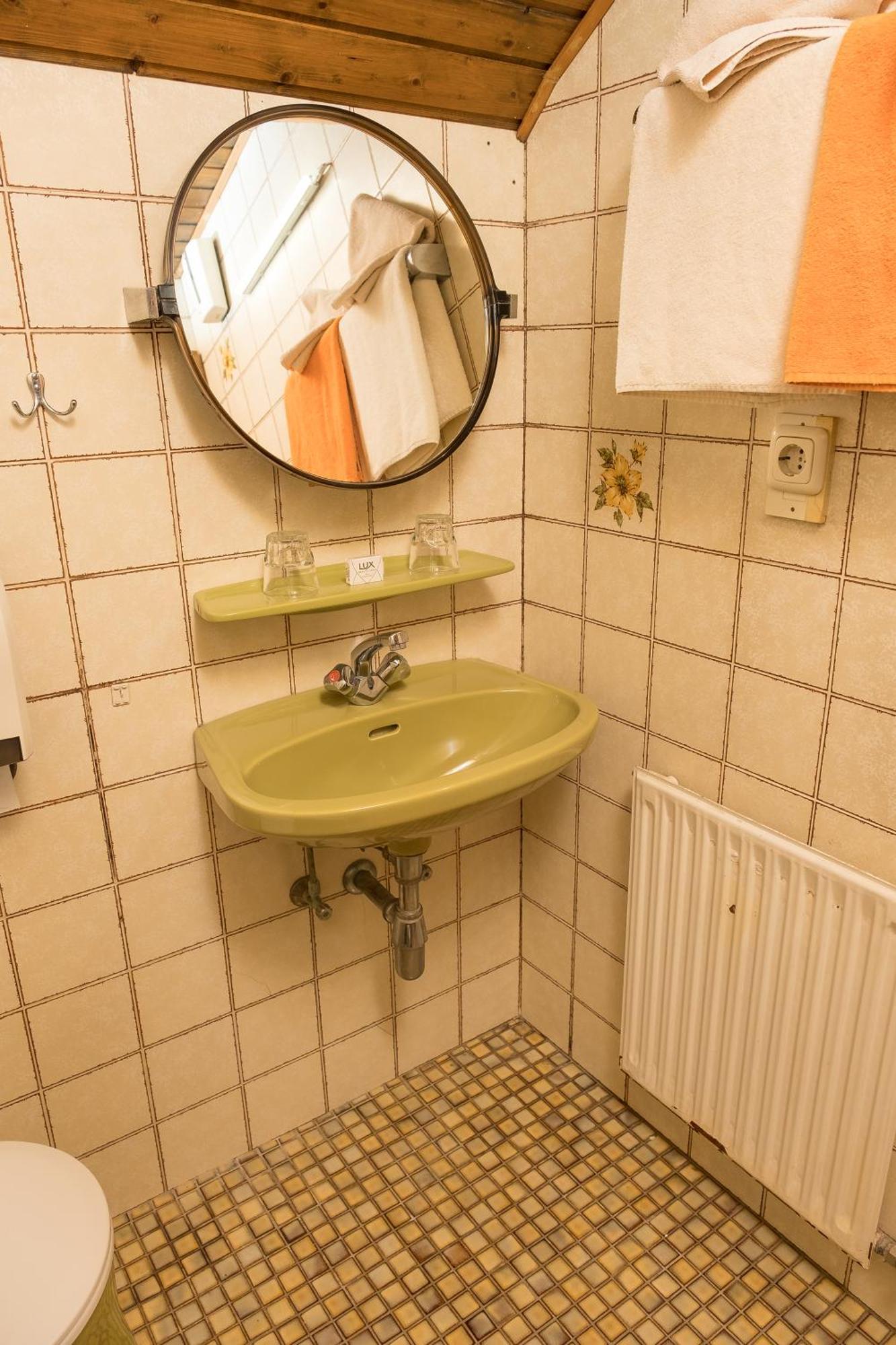 Rosslwirt-Rast Bed & Breakfast Strass im Attergau Luaran gambar